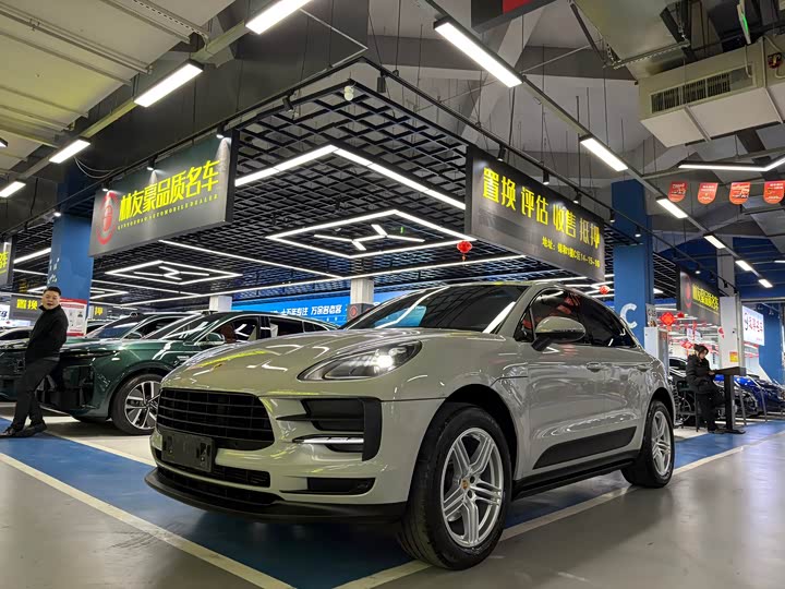 Фото 1 - Porsche Macan