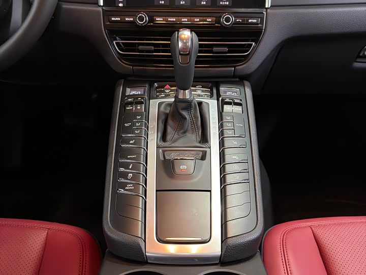 Фото 12 - Porsche Macan