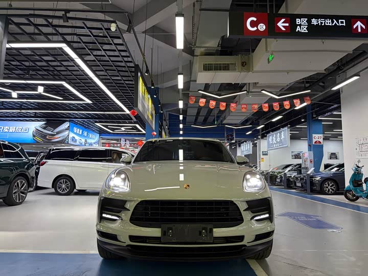 Фото 2 - Porsche Macan