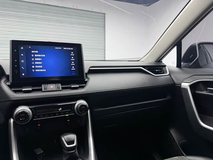 Фото 18 - Toyota RAV4