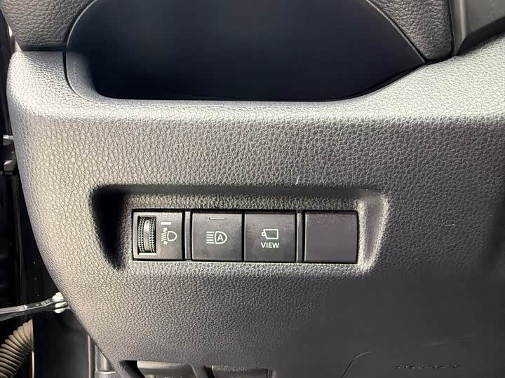 Фото 20 - Toyota RAV4