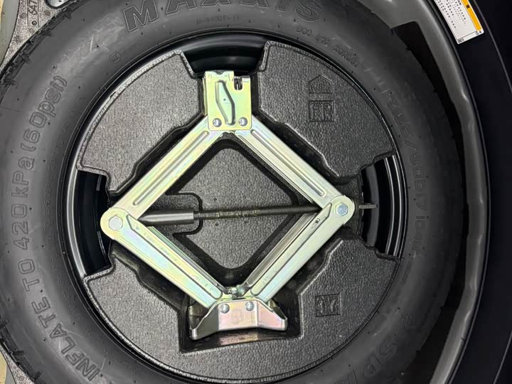 Фото 21 - Toyota RAV4