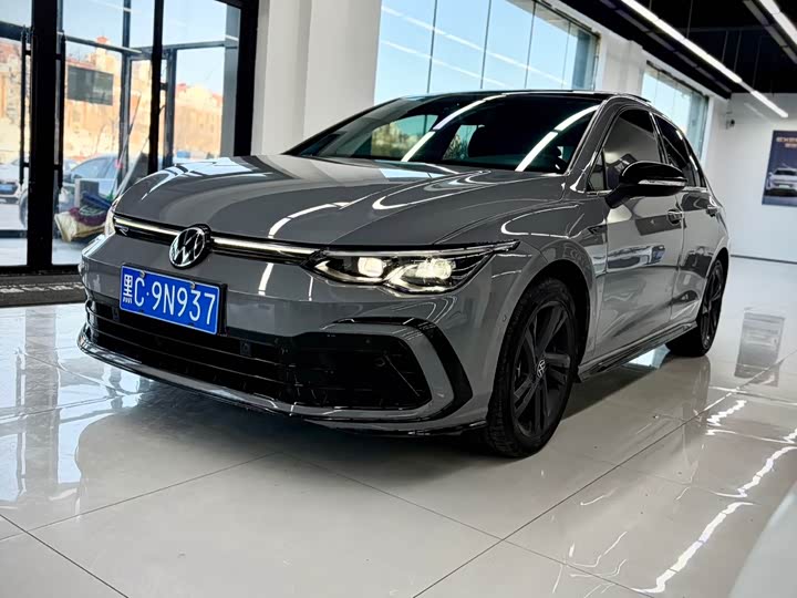 Фото 1 - Volkswagen Golf