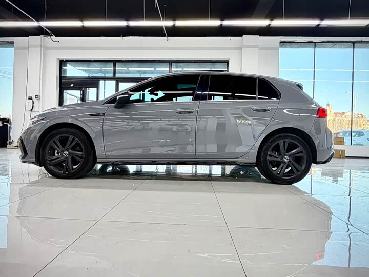 Фото 3 - Volkswagen Golf