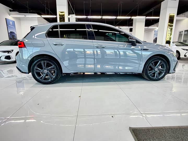 Фото 7 - Volkswagen Golf