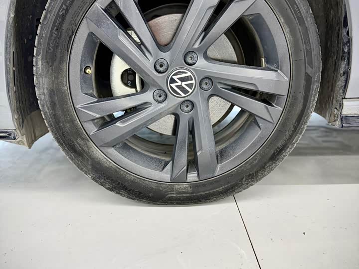 Фото 9 - Volkswagen Golf