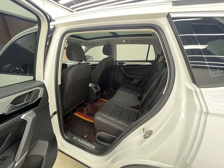 Фото 15 - Volkswagen Tayron