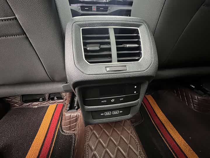 Фото 17 - Volkswagen Tayron