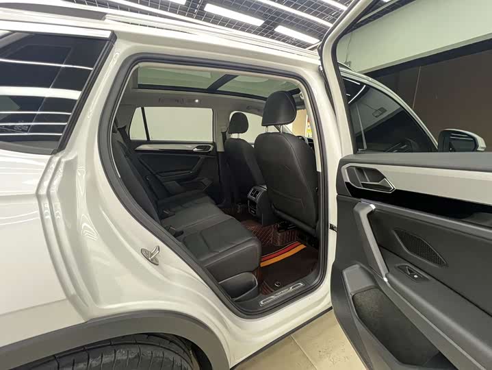 Фото 21 - Volkswagen Tayron