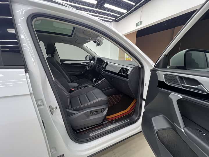 Фото 22 - Volkswagen Tayron