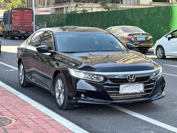 Фото 3 - Honda Accord