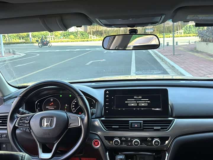 Фото 5 - Honda Accord