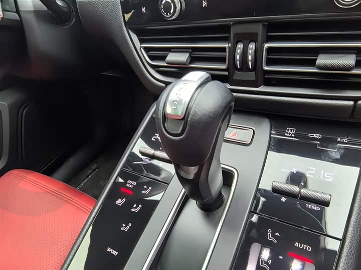 Фото 13 - Porsche Macan