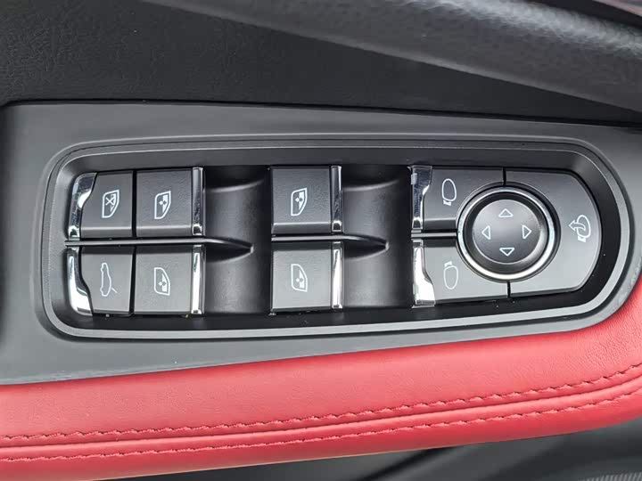 Фото 28 - Porsche Macan