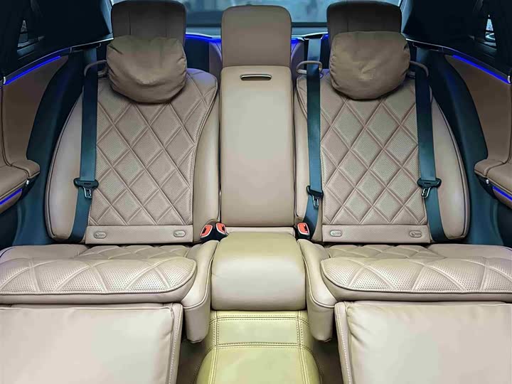 Фото 10 - Mercedes-Benz Maybach S-Class