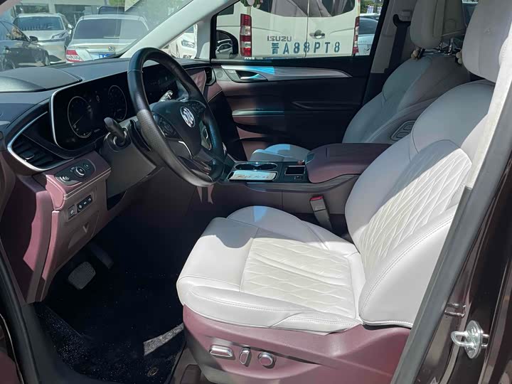 Фото 4 - Buick GL8 ES