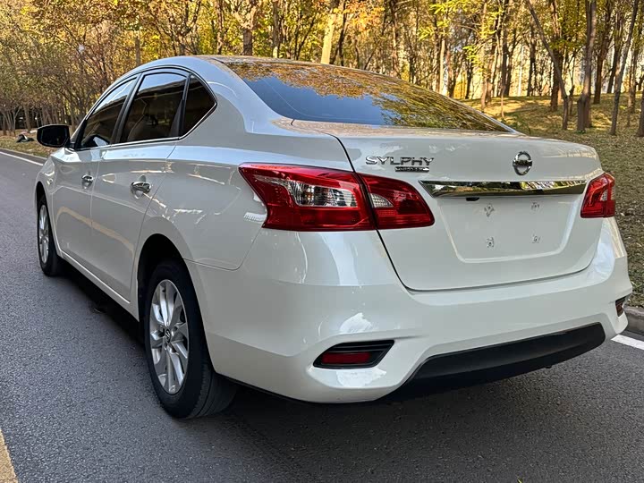Фото 5 - Nissan Sylphy