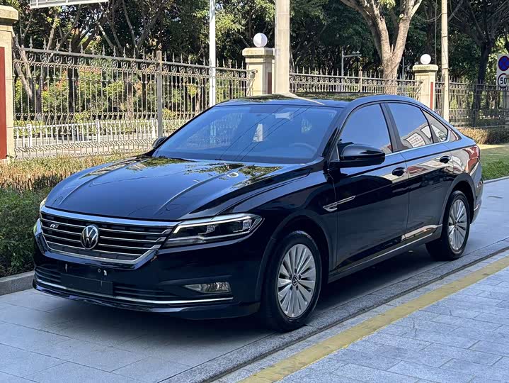 Фото 1 - Volkswagen Lavida