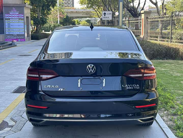 Фото 10 - Volkswagen Lavida