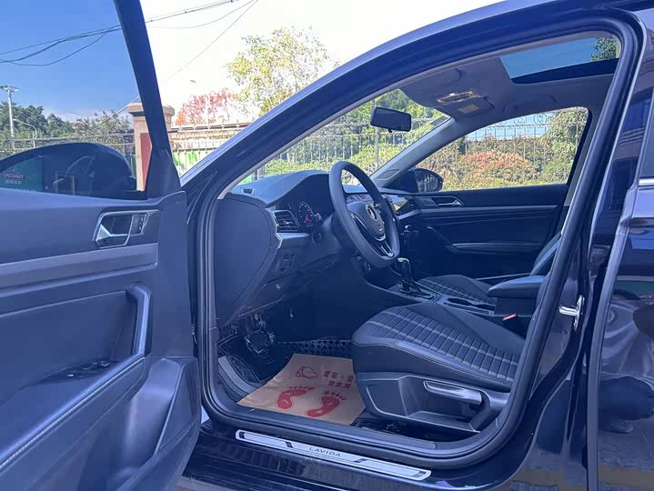 Фото 4 - Volkswagen Lavida