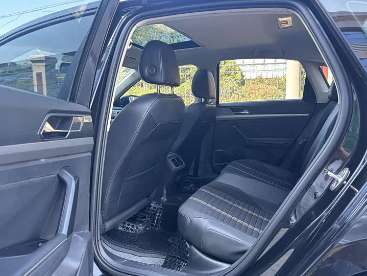 Фото 5 - Volkswagen Lavida