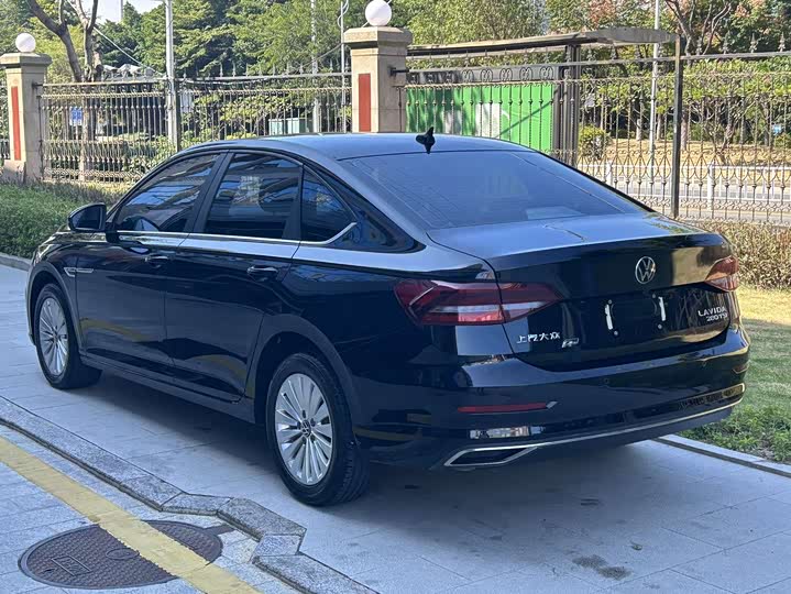 Фото 9 - Volkswagen Lavida