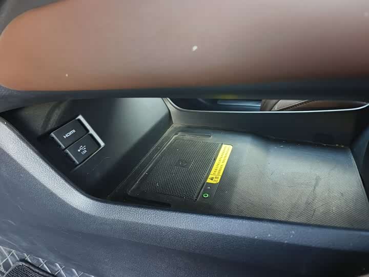 Фото 10 - Honda UR-V