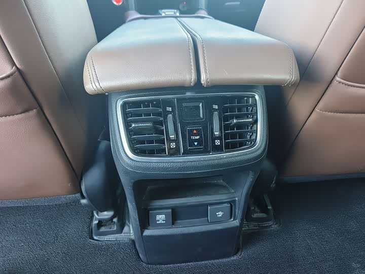 Фото 14 - Honda UR-V