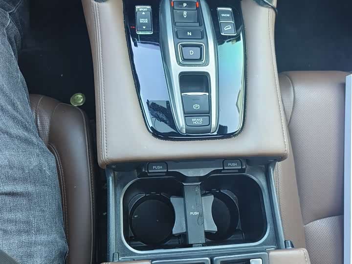 Фото 9 - Honda UR-V