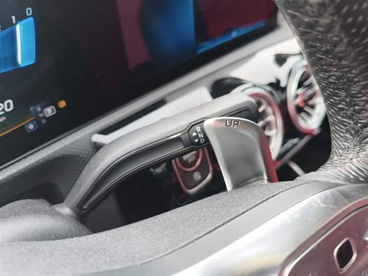 Фото 13 - Mercedes-Benz A-Class AMG