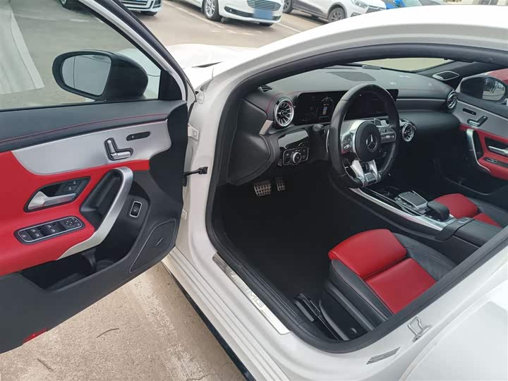 Фото 15 - Mercedes-Benz A-Class AMG