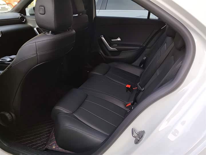 Фото 17 - Mercedes-Benz A-Class