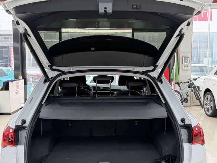 Фото 8 - Audi Q3