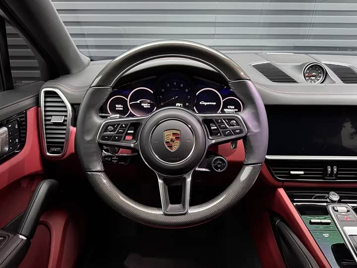 Фото 10 - Porsche Cayenne