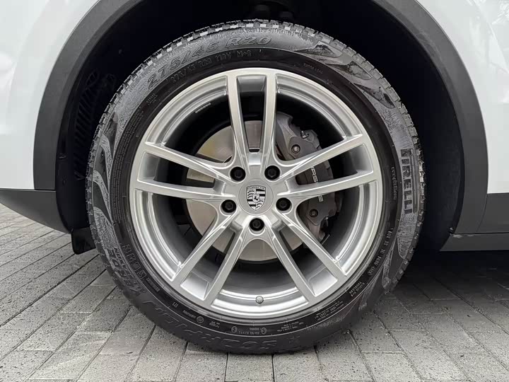 Фото 16 - Porsche Cayenne