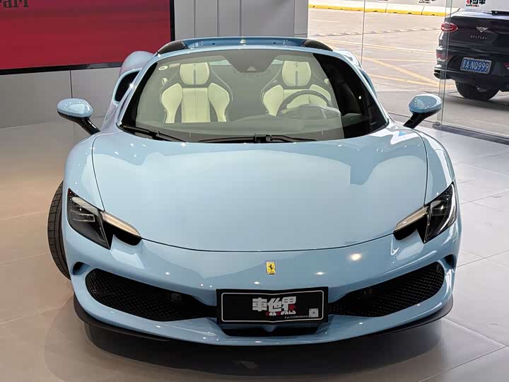 Фото 1 - Ferrari 296