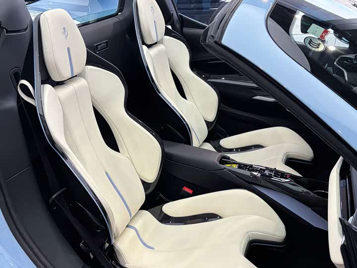 Фото 5 - Ferrari 296