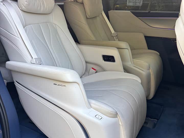 Фото 19 - Buick GL8 Hybrid