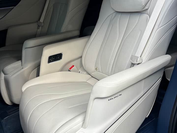 Фото 24 - Buick GL8 Hybrid