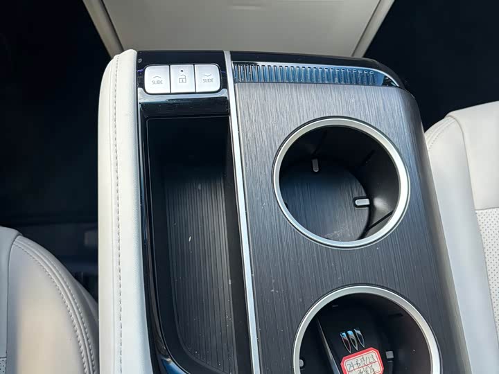 Фото 28 - Buick GL8 Hybrid