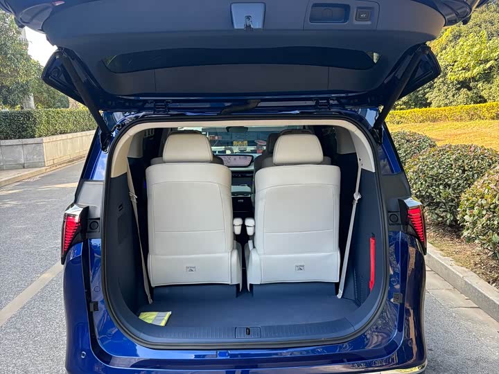 Фото 7 - Buick GL8 Hybrid