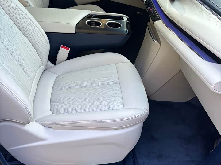 Фото 9 - Buick GL8 Hybrid