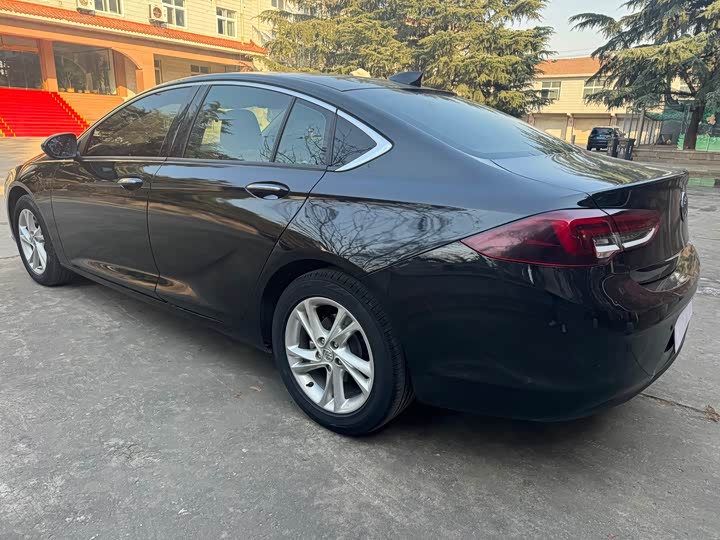 Фото 13 - Buick Regal