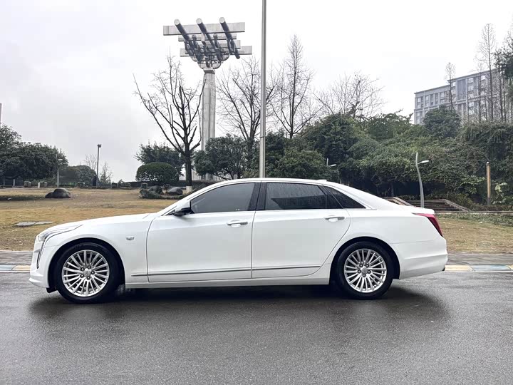 Фото 9 - Cadillac CT6