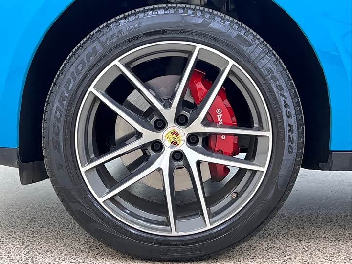 Фото 10 - Porsche Macan