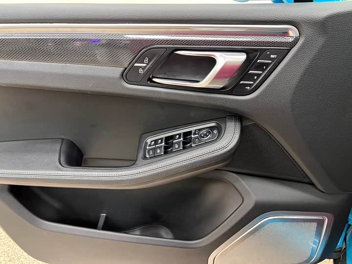 Фото 12 - Porsche Macan