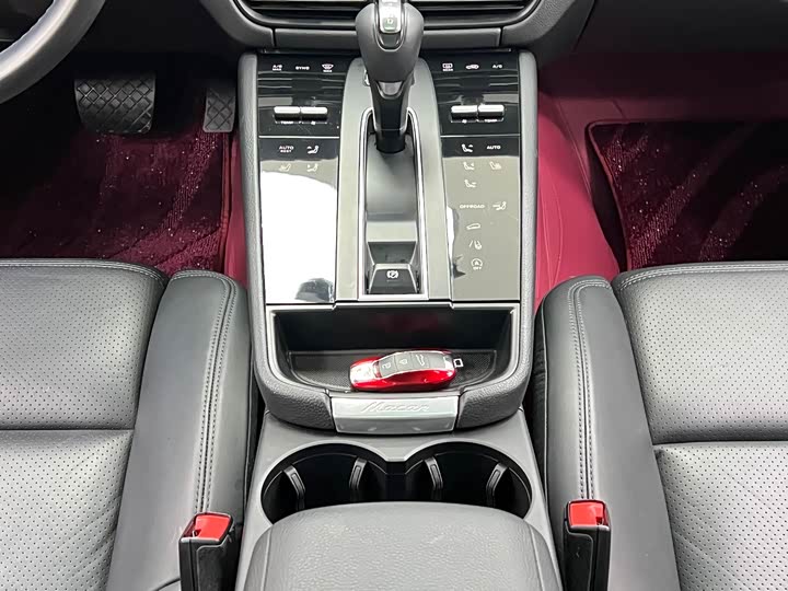 Фото 26 - Porsche Macan