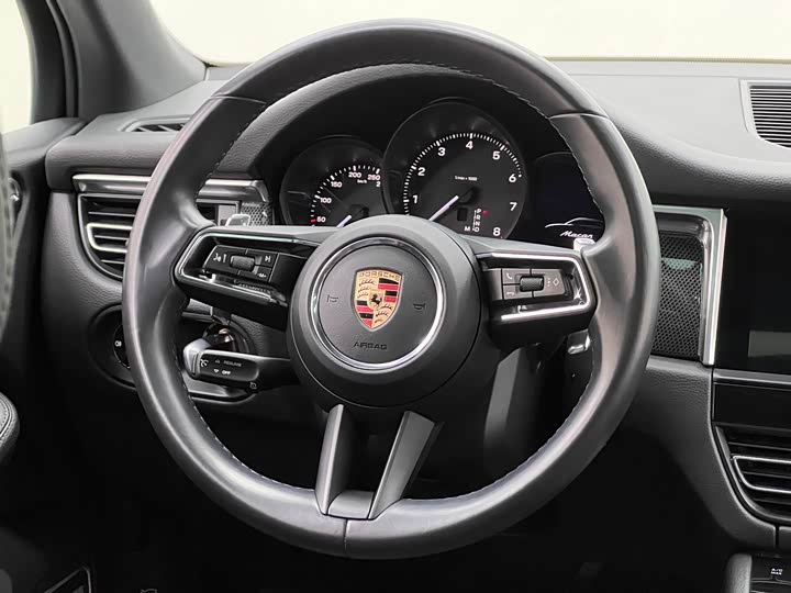 Фото 27 - Porsche Macan