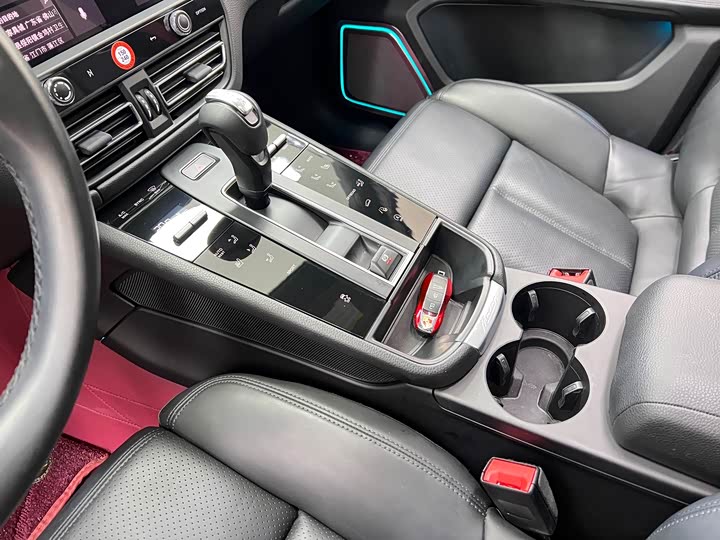 Фото 30 - Porsche Macan