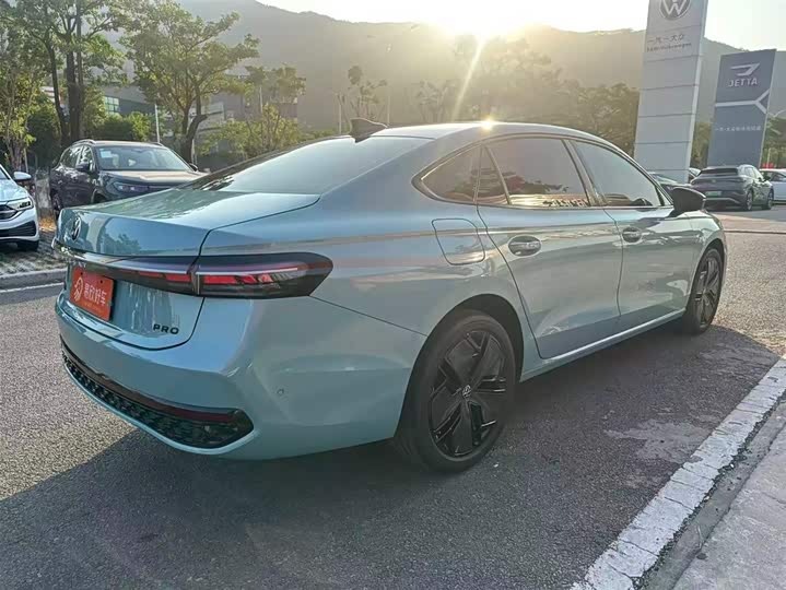 Фото 7 - Volkswagen Passat